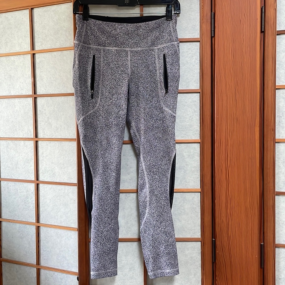 Lululemon mesh side leggings